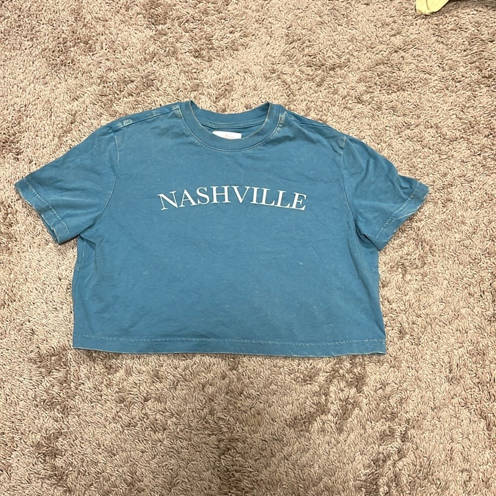 NWOT Cropped NASHVILLE distressed tshirt size XS
